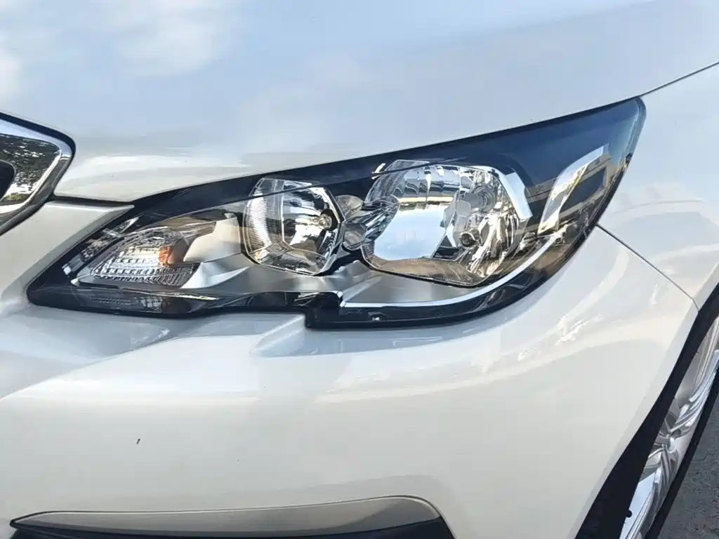 Peugeot 308 — миниатюра 24