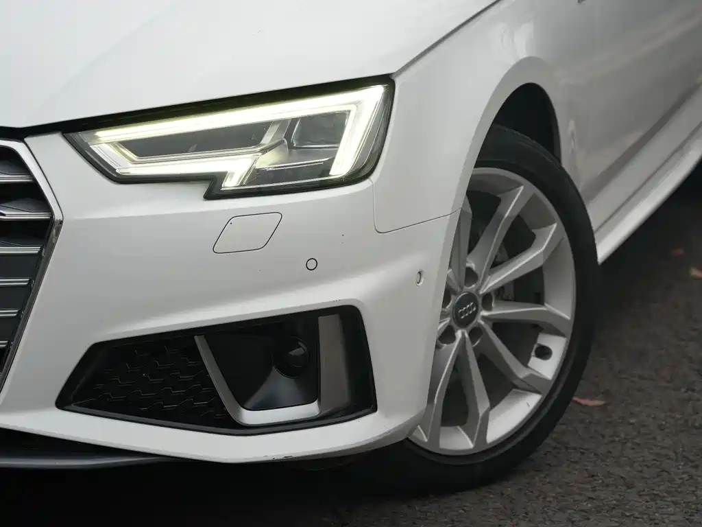 Audi A4L 2019 40 TFSI Fashion VI