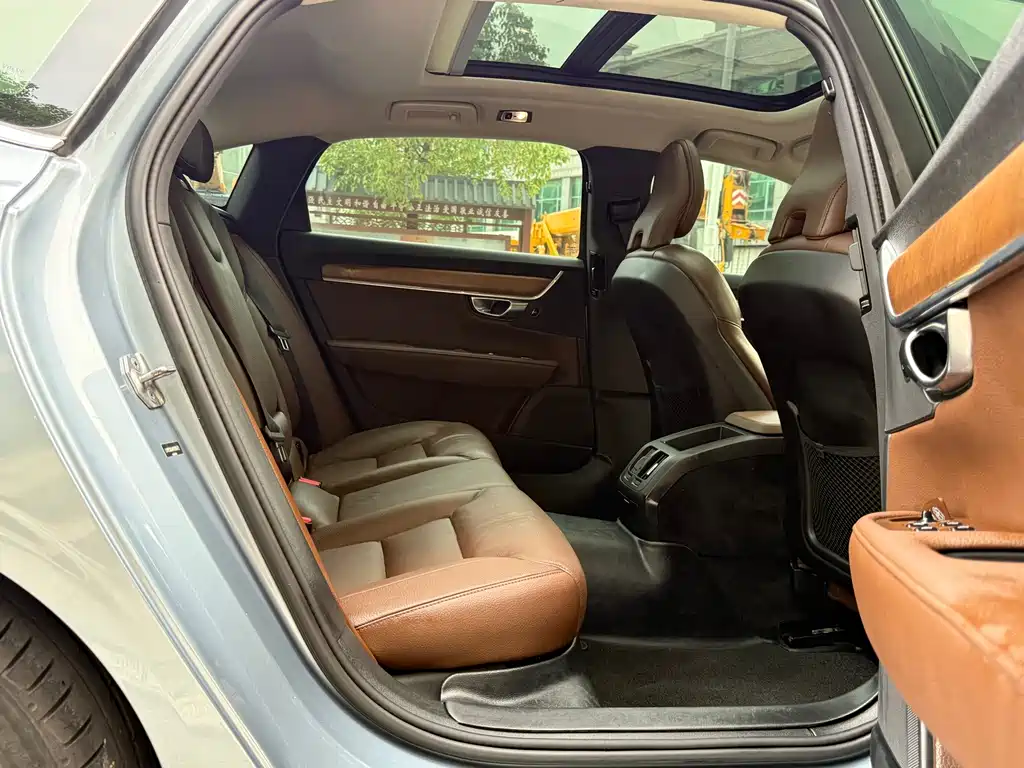 Volvo S90 — миниатюра 8