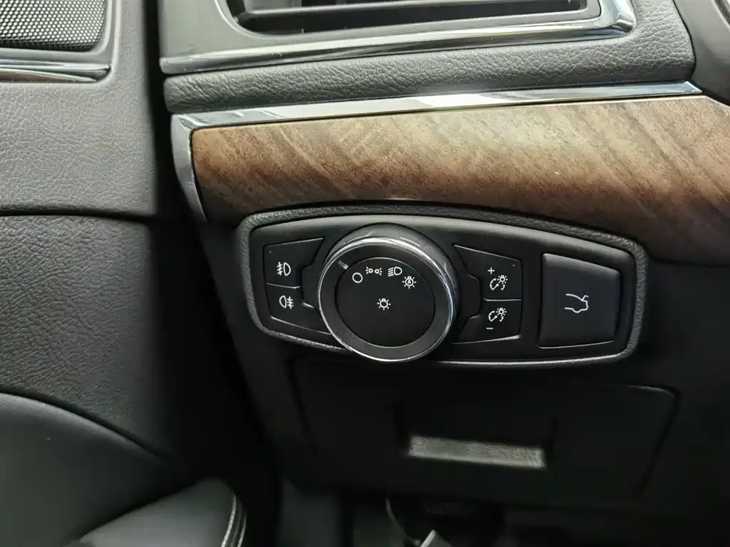 Ford Taurus — миниатюра 21