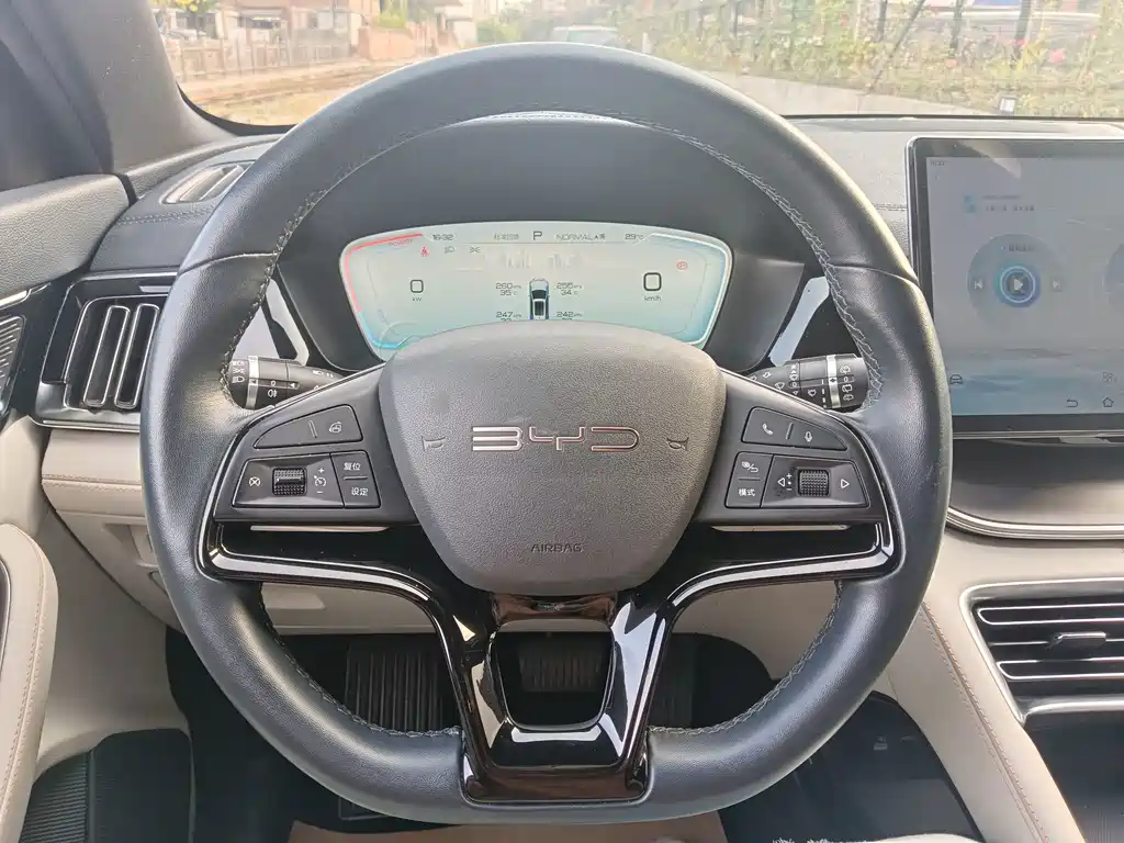 BYD PLUS New Energy — миниатюра 17