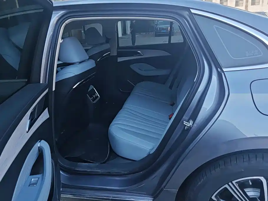 Hongqi Hongqi H5 PHEV — миниатюра 11