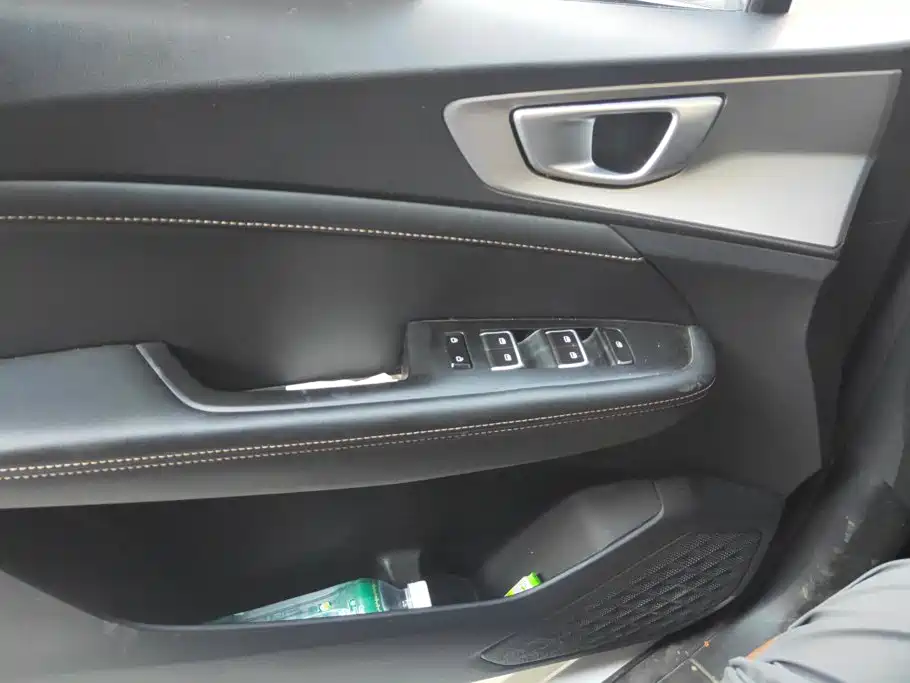 Wuling Jiachen — миниатюра 4