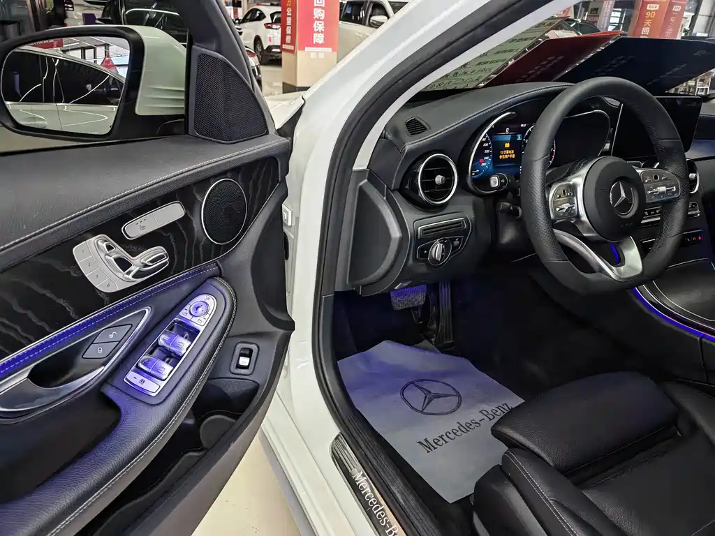 Mercedes-Benz C-Class — миниатюра 11
