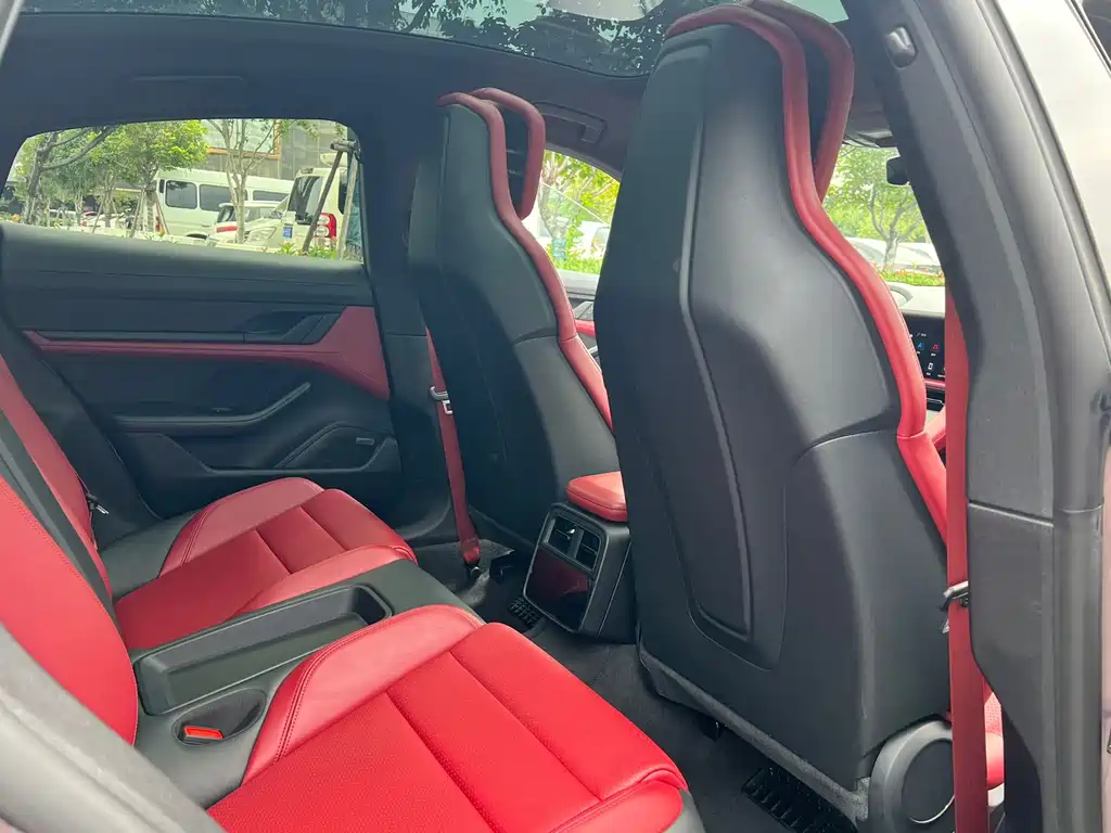 Porsche Taycan — миниатюра 6