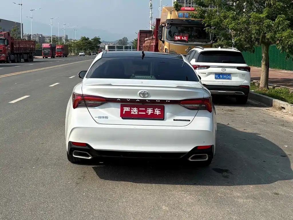Toyota Avalon — миниатюра 9