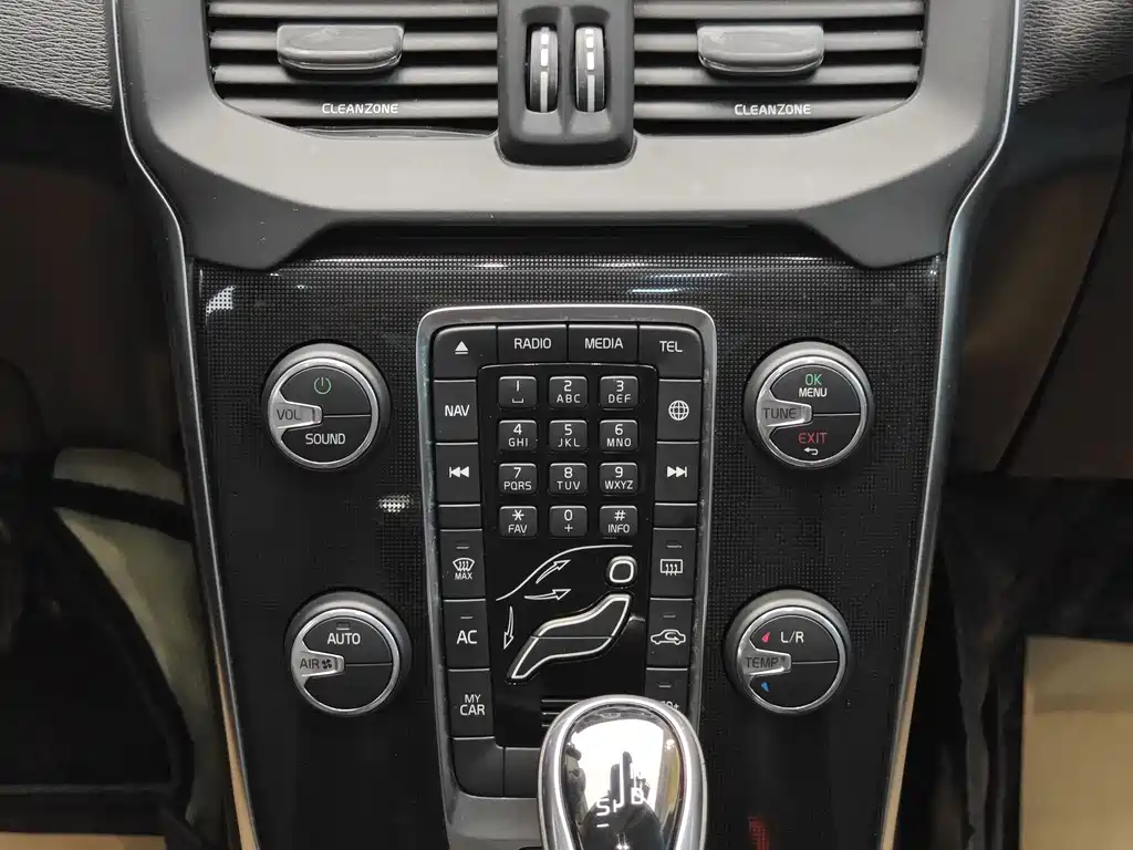 Volvo V40 — миниатюра 16