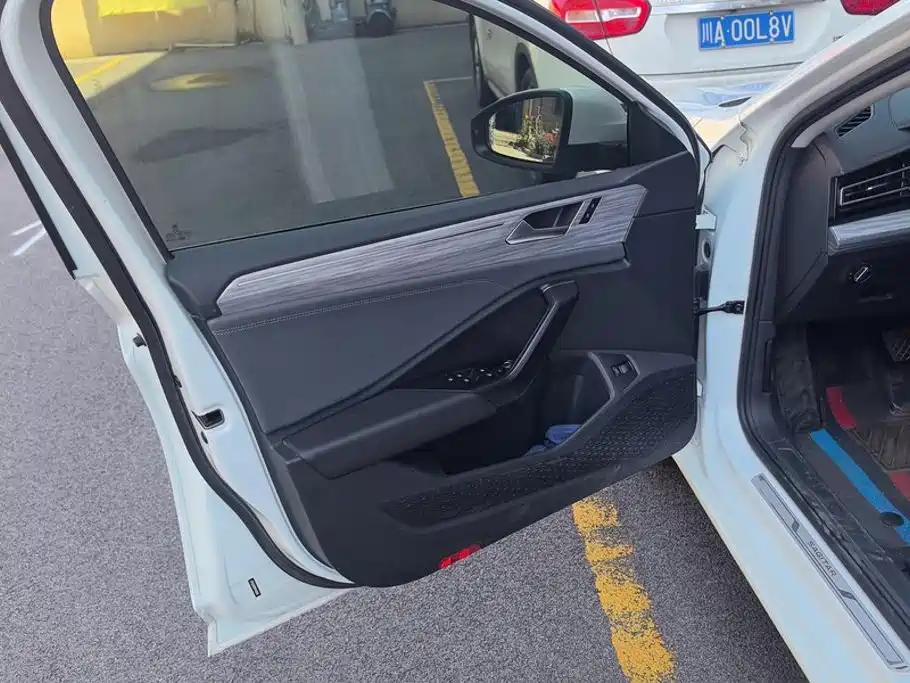 Volkswagen Sagitar — миниатюра 7