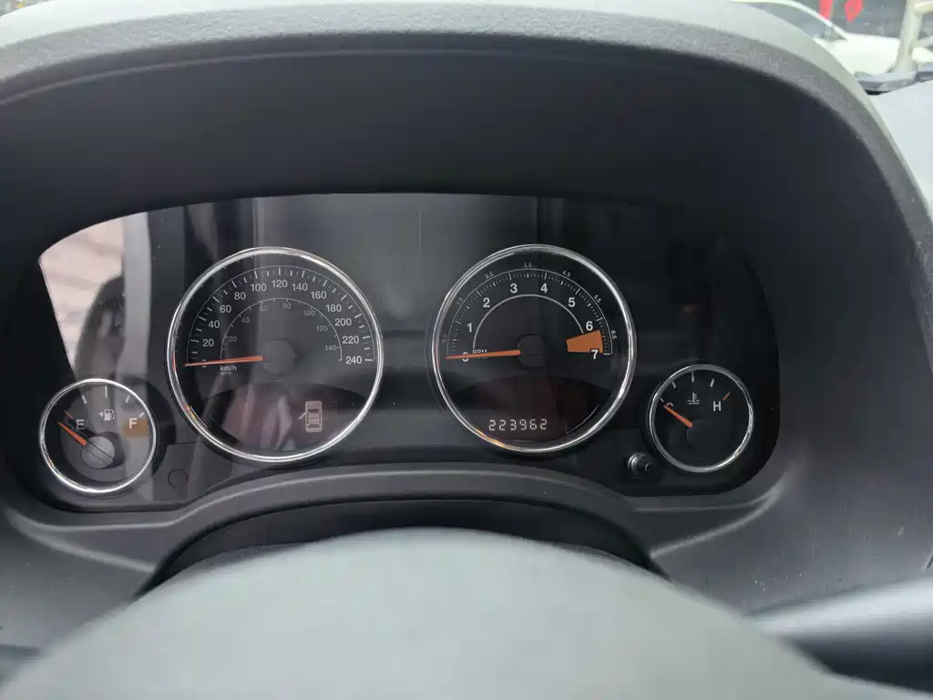 Jeep Compass (Import) — миниатюра 8