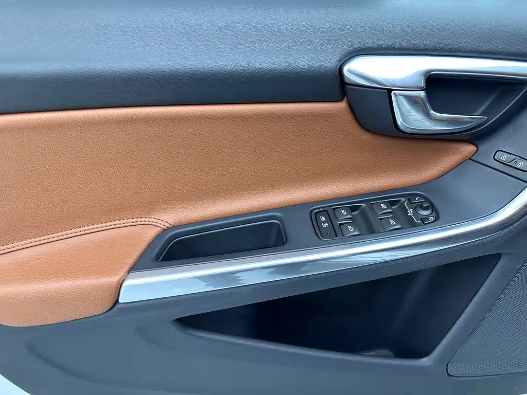 Volvo V60 — миниатюра 7