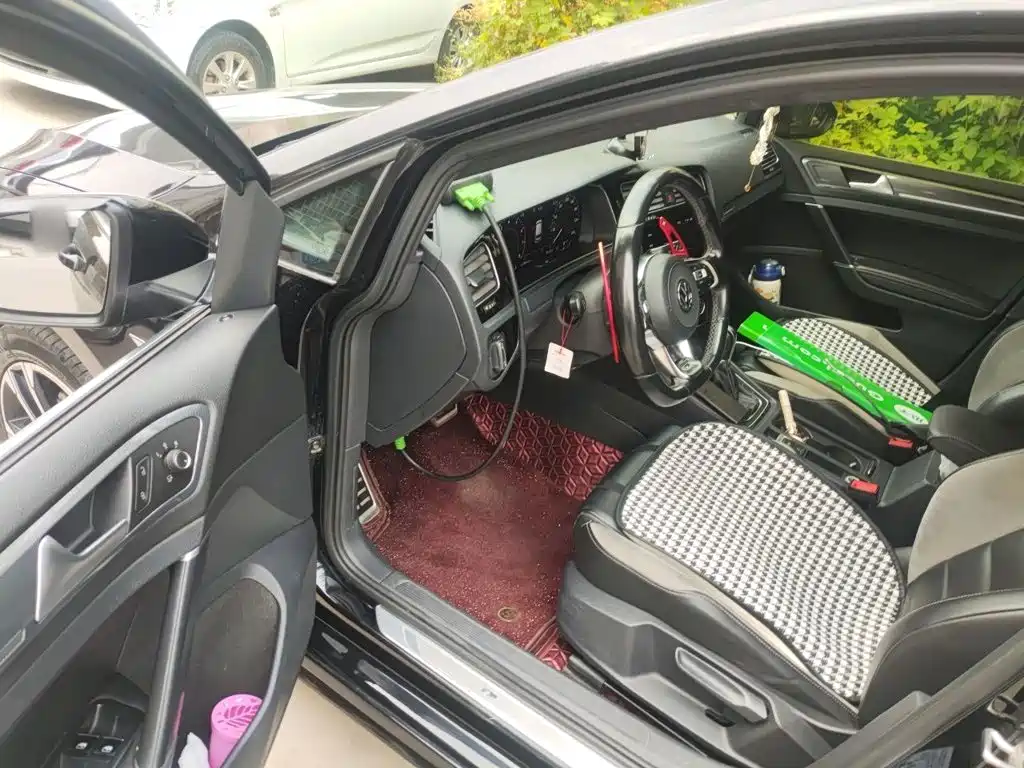 Volkswagen Golf — миниатюра 13