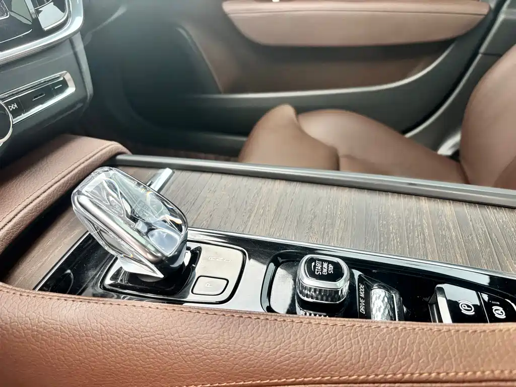 Volvo S90 — миниатюра 13