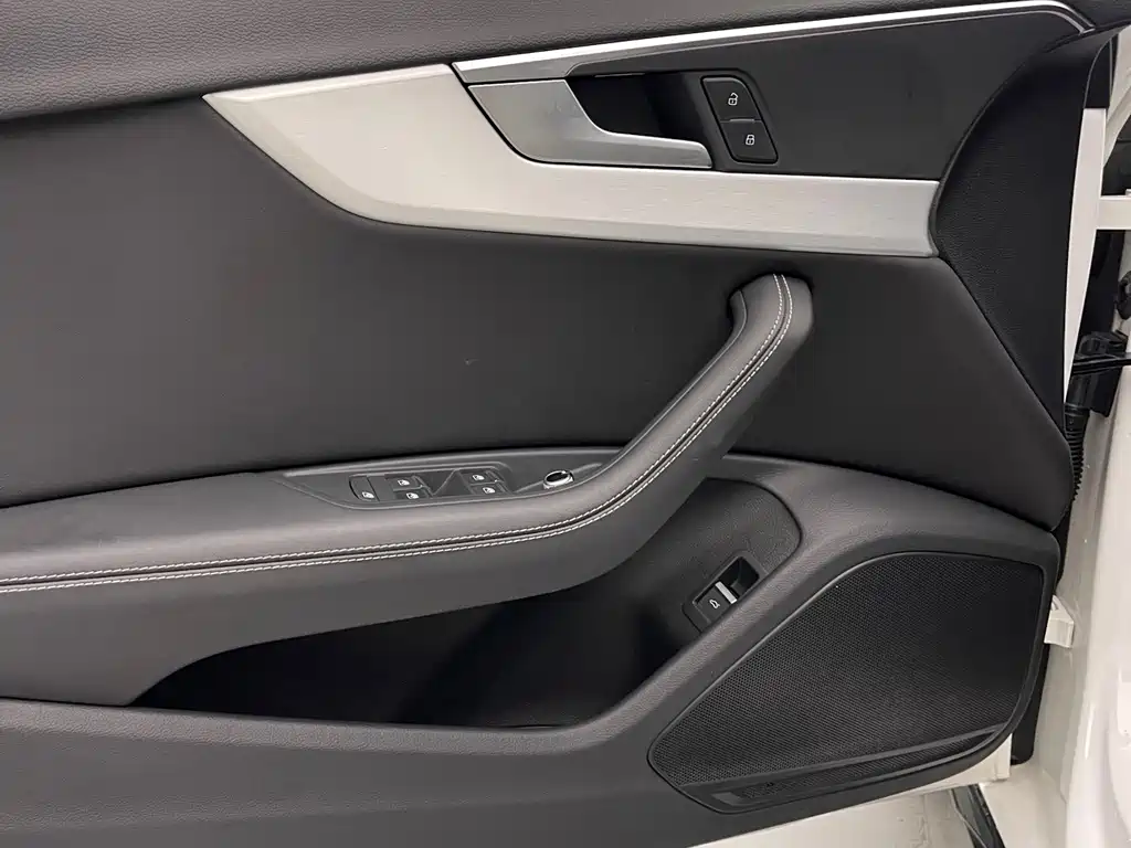 Audi A4L — миниатюра 20