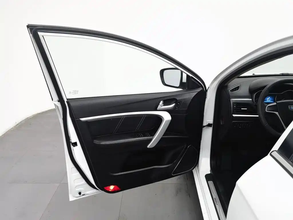 Geely Emgrand — миниатюра 8