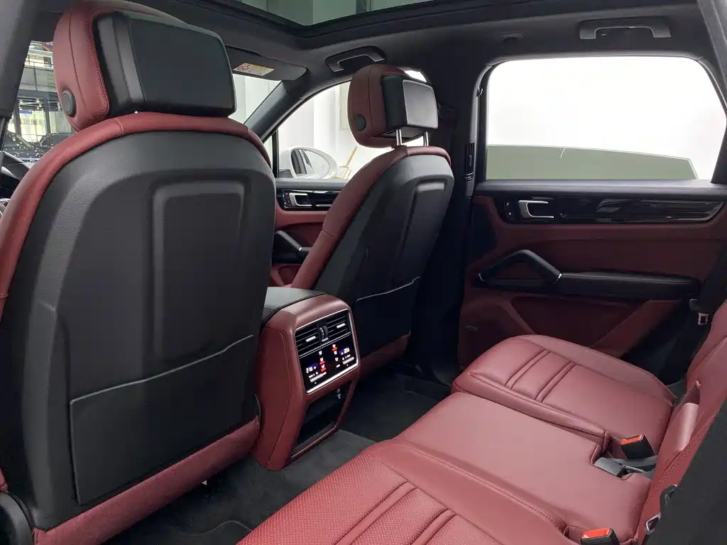 Porsche Cayenne — миниатюра 32
