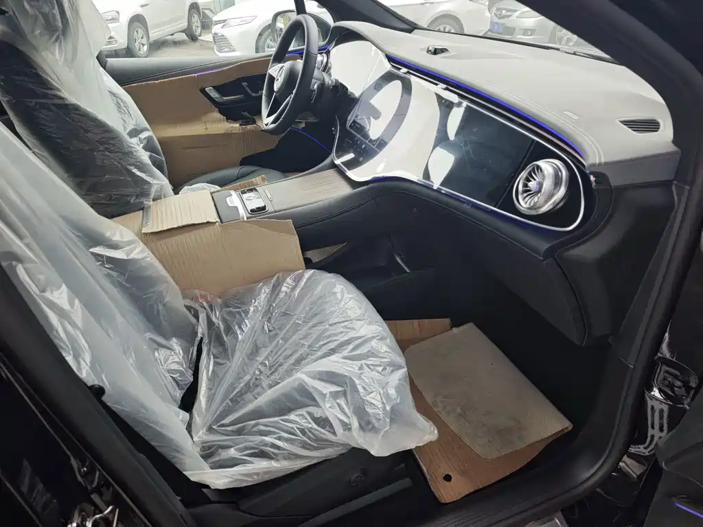 Mercedes-Benz EQS SUV — миниатюра 24