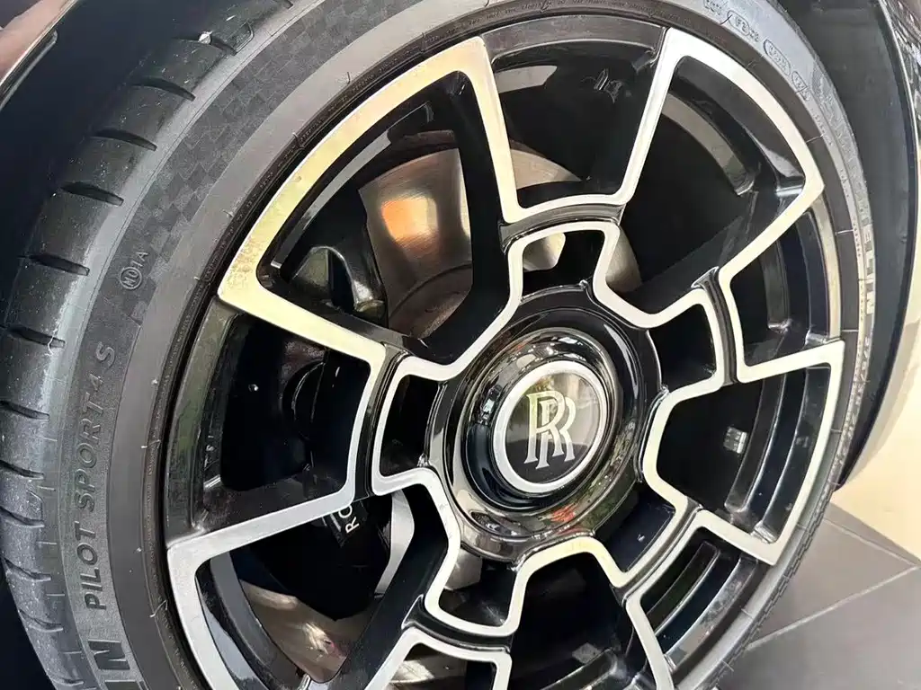 Rolls-Royce Wraith — миниатюра 12