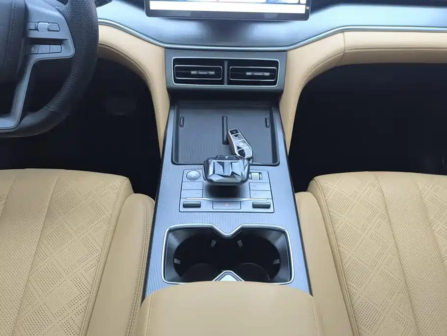 BYD L DM-i — миниатюра 16