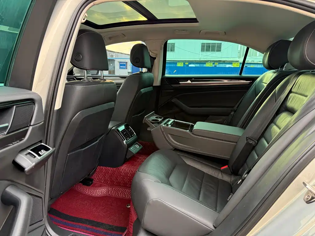 Volkswagen Phideon — миниатюра 8