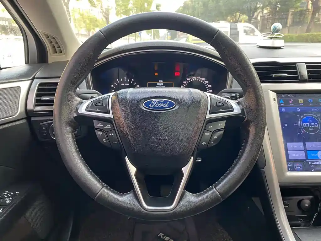 Ford Mondeo — миниатюра 14