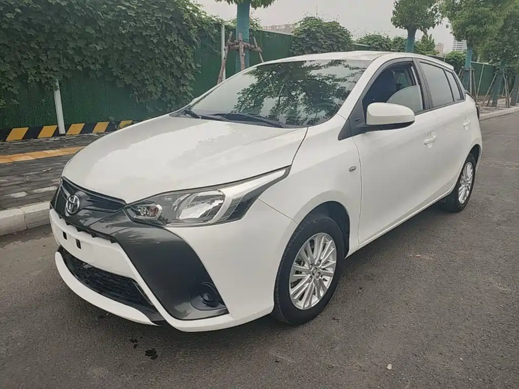 Toyota Yaris L — миниатюра 2