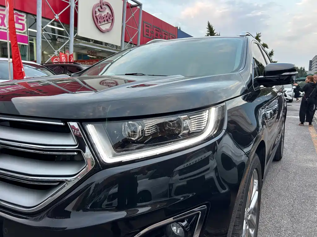 Ford Edge — миниатюра 6