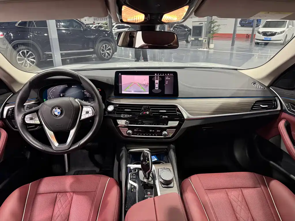 BMW 5 Series New Energy — миниатюра 4