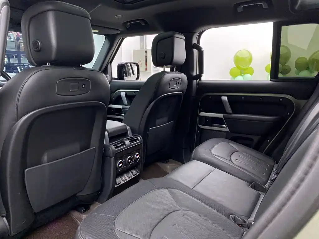 Land Rover Defender — миниатюра 18