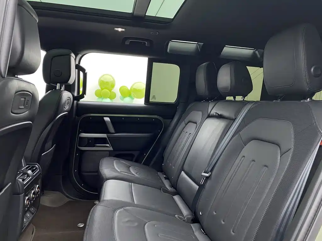 Land Rover Defender — миниатюра 29
