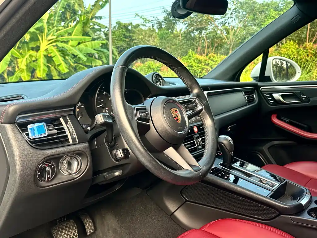 Porsche Macan — миниатюра 9