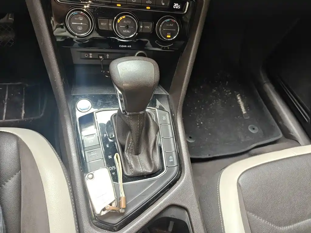 Volkswagen Tiguan L — миниатюра 7