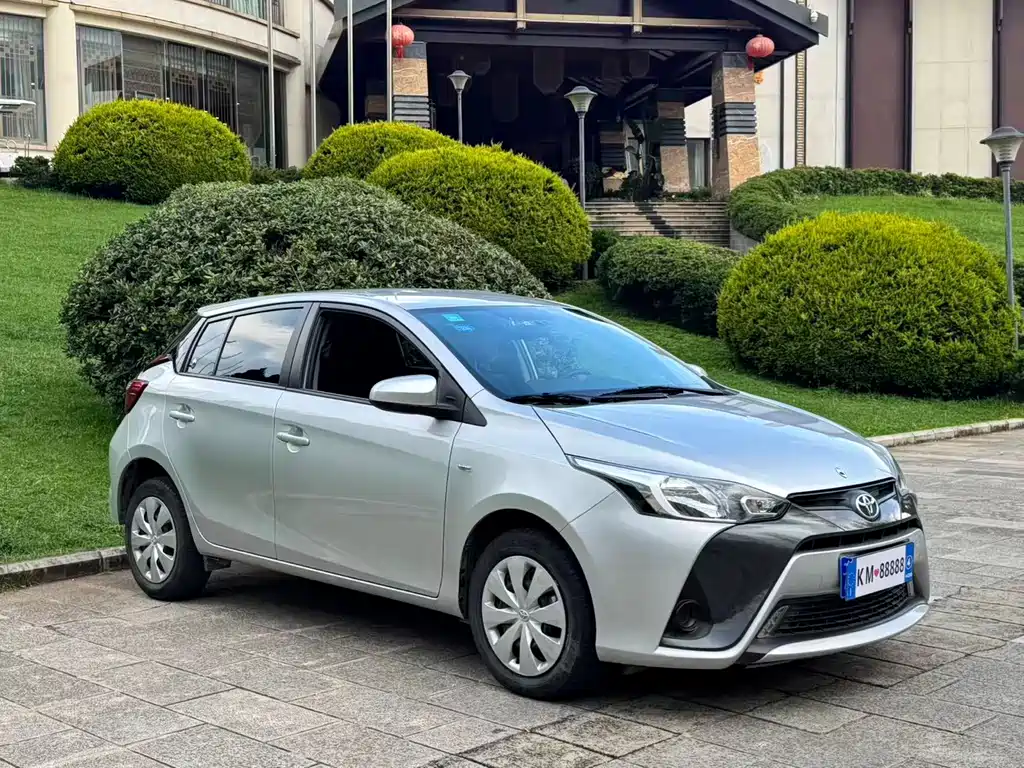 Toyota Yaris L — миниатюра 3