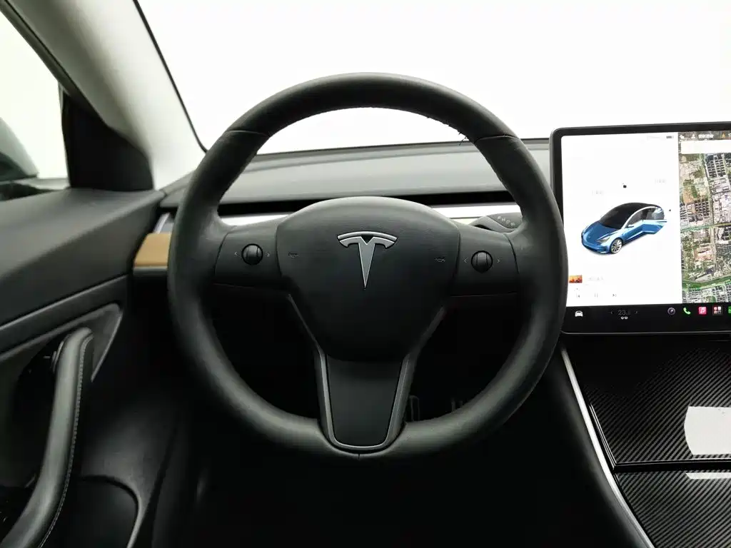 Tesla Model 3 — миниатюра 11