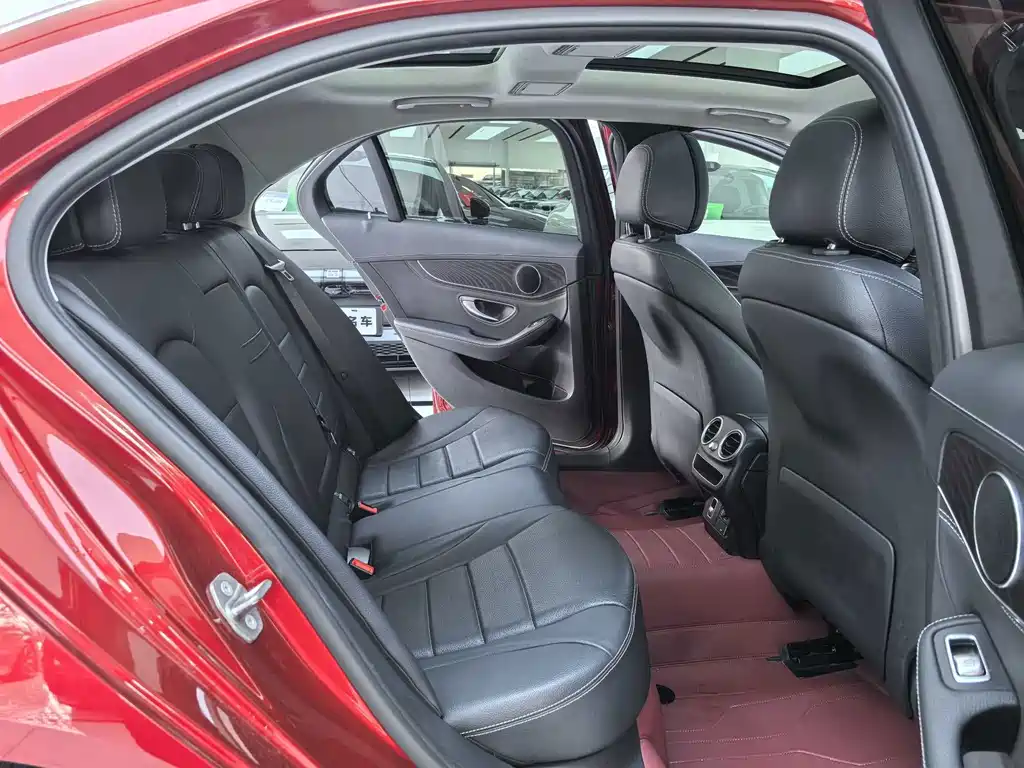 Mercedes-Benz C-Class — миниатюра 11