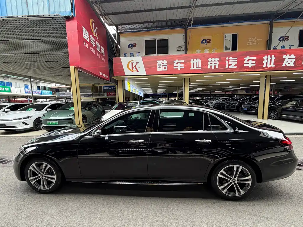 Mercedes-Benz E-Class — миниатюра 2