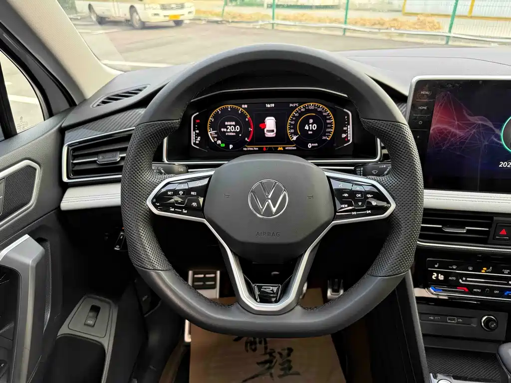 Volkswagen Tiguan L — миниатюра 10