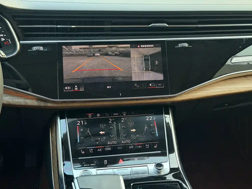 Audi Q7 — миниатюра 10