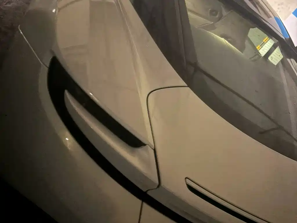 Aston Martin DB11 — миниатюра 3