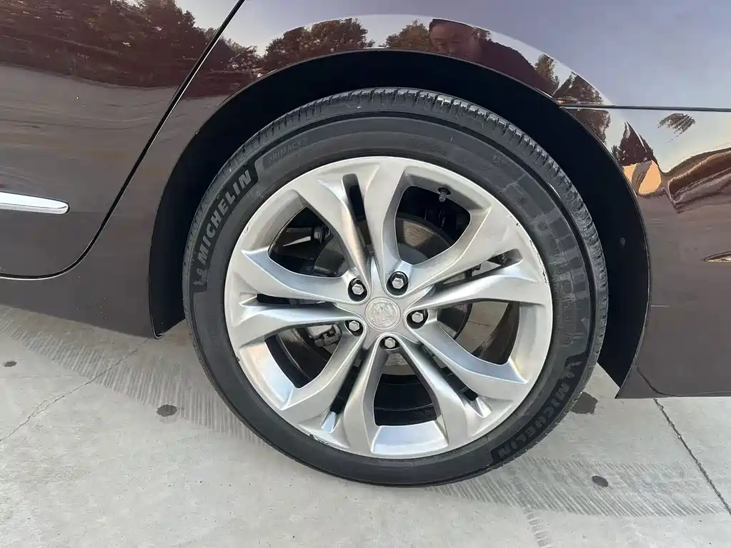 Buick LaCrosse — миниатюра 18