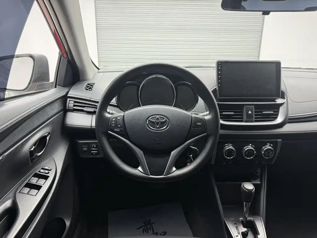 Toyota Yaris L — миниатюра 13