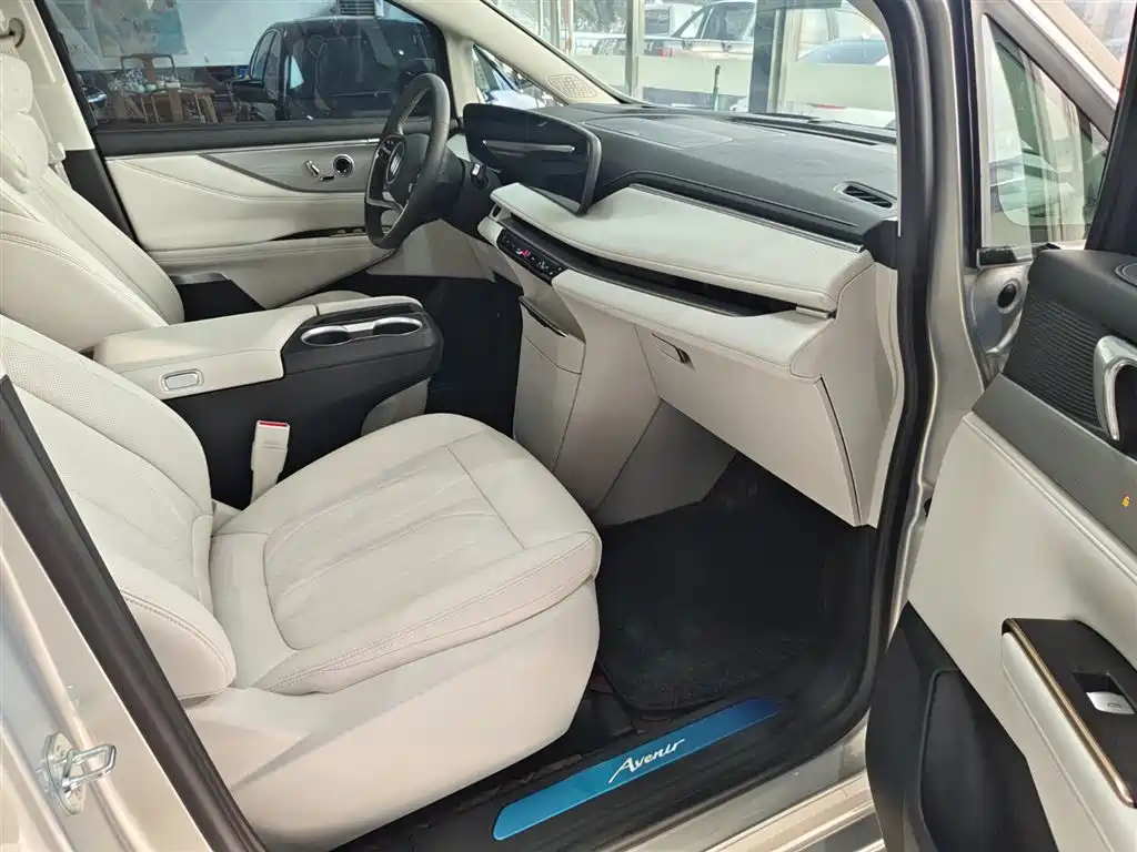 BUICK GL8 NEW ENERGY