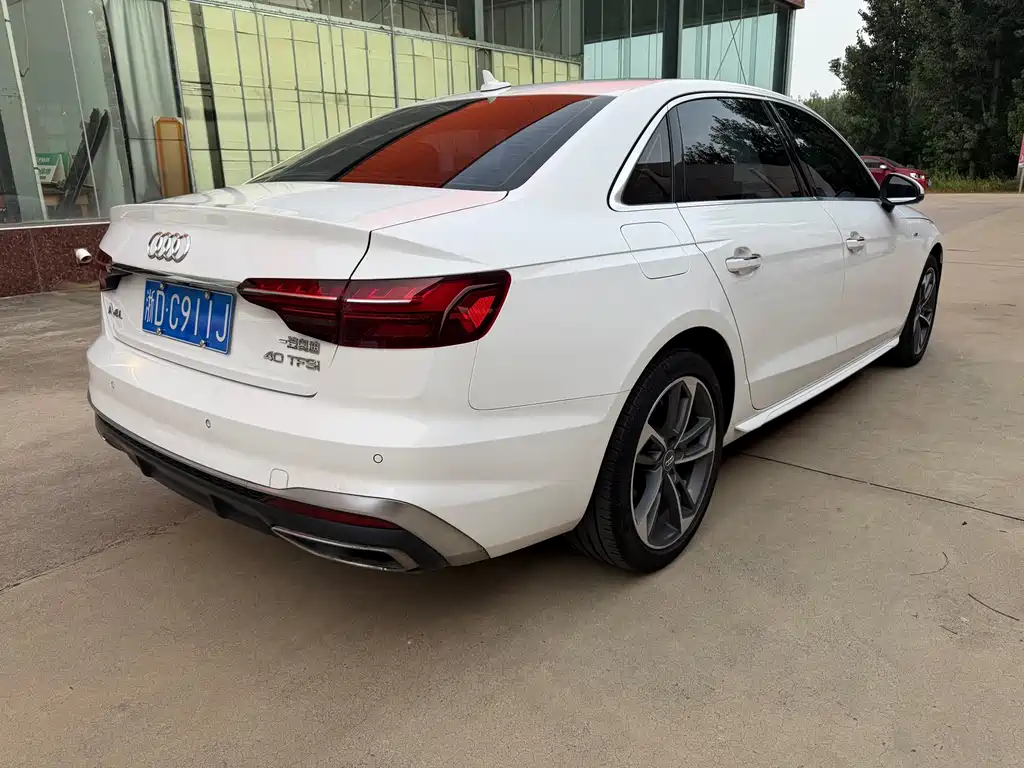 Audi A4L 2021 40 TFSI