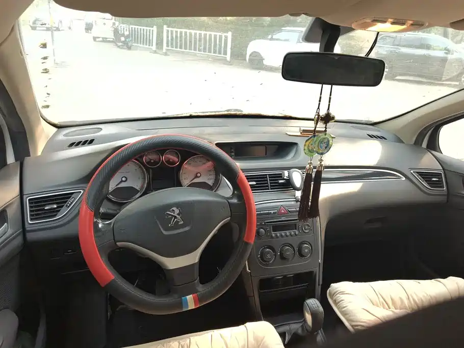 Peugeot 308 — миниатюра 12