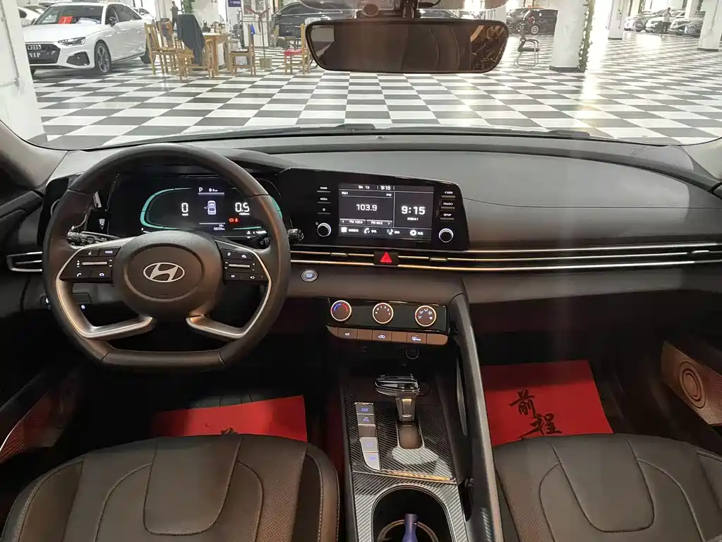 Hyundai Elantra — миниатюра 3