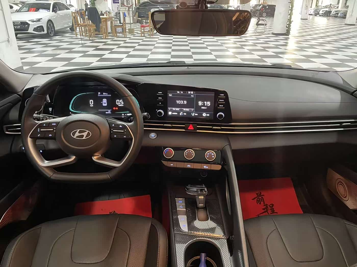 Hyundai Elantra 1.5 л 2023 г. Белый, пробег 28200 км