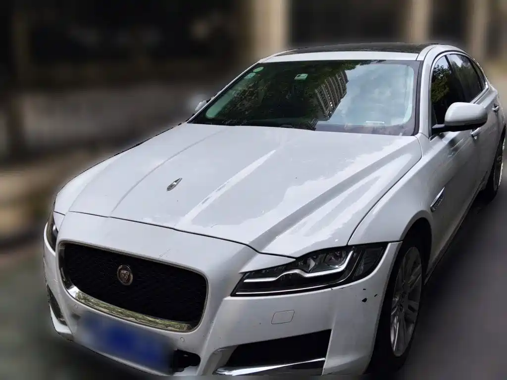 Jaguar XFL — миниатюра 2