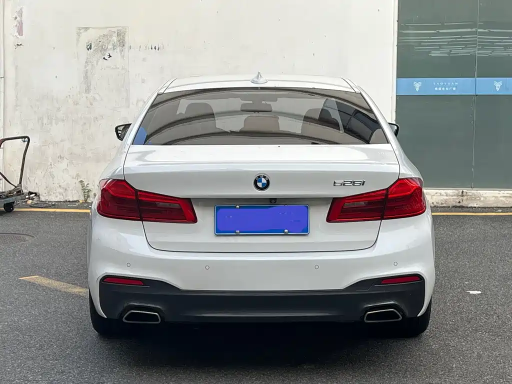 BMW 5 Series (Import) — миниатюра 17