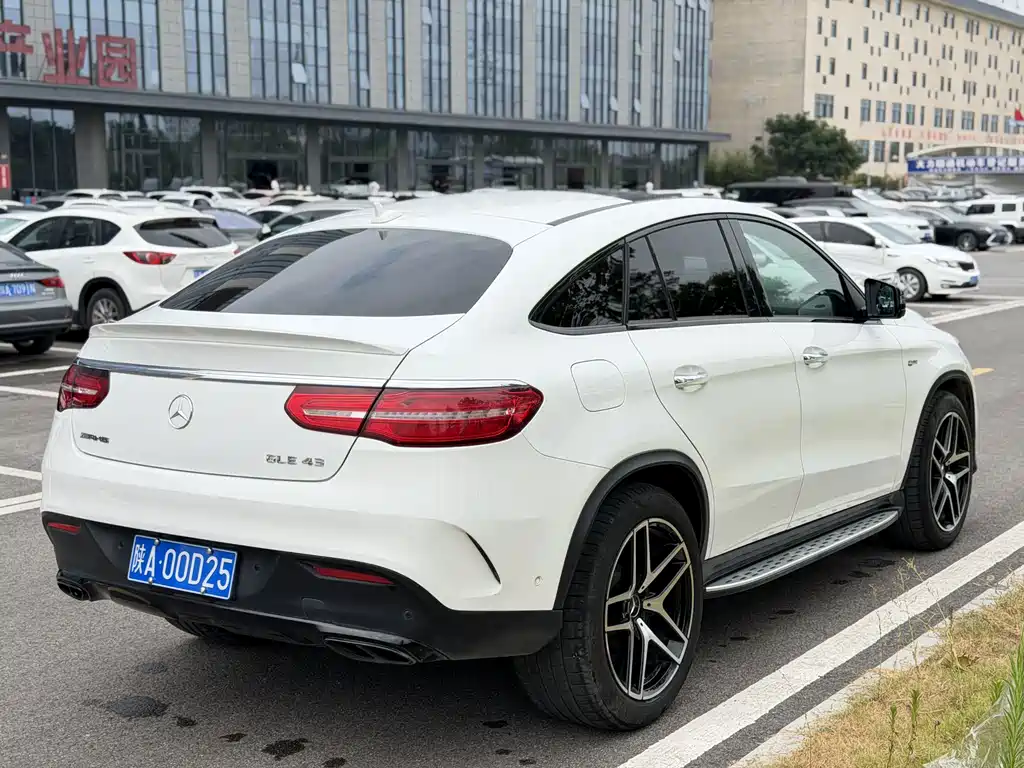 Mercedes-Benz GLE Coupe AMG — миниатюра 7