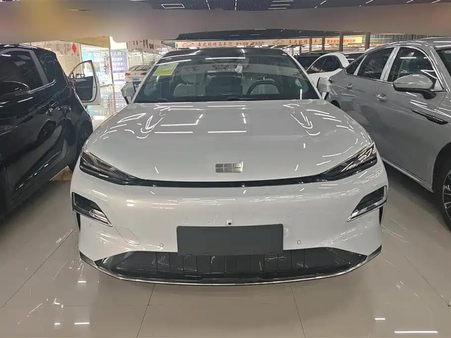 Geely Galaxy Galaxy 8 8 2025 60km EM-i