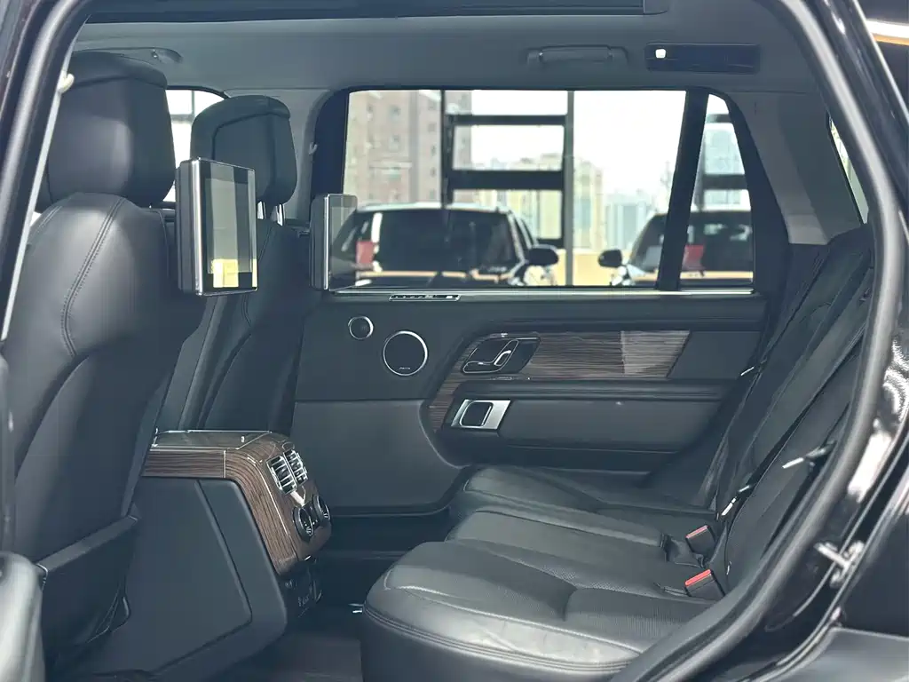Land Rover Range Rover — миниатюра 6